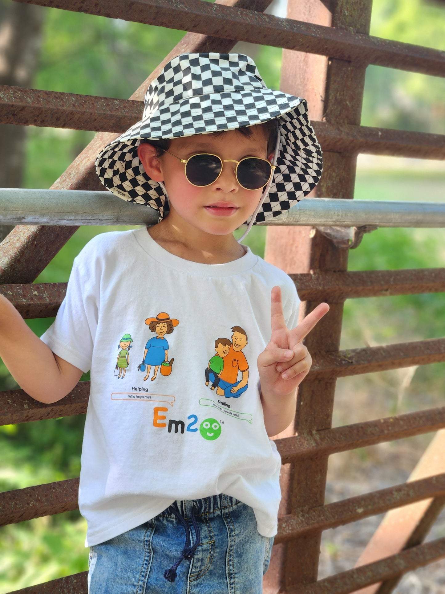 EM-306 Helping Smiling Short Sleeve T-Shirt