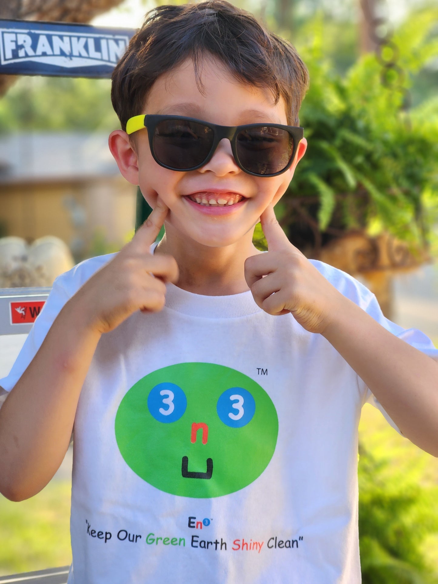 EM-131 EN3 Environment Mascot Face Logo "Keep Our Green Earth Shiny Clean" Short Sleeve T-Shirt